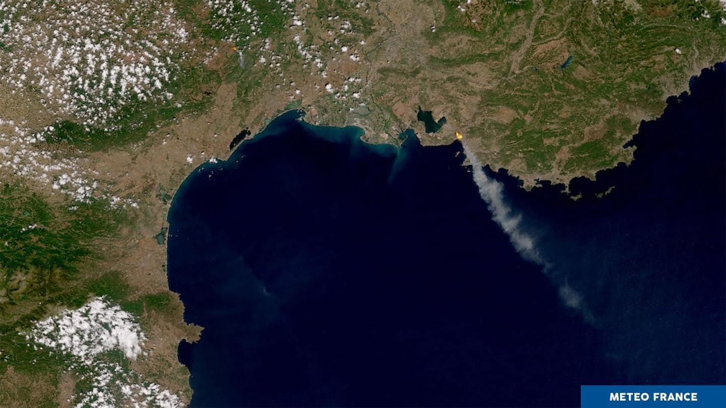 L'image satellite de l'incendie aux Pennes-Mirabeau, ce mardi 8 juillet