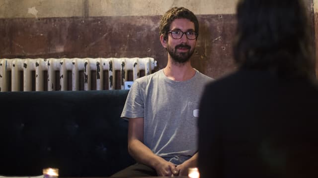 Un homme et une femme lors d'un speed-dating. (Photo d'illustration)