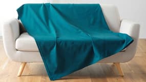 Comment résister à la douceur de ce plaid grand format à prix mini ?