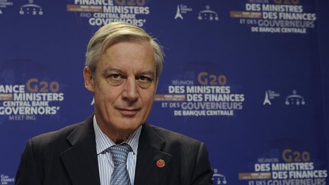 Le gouverneur de la Banque de France, Christian Noyer, s'est montré beaucoup plus virulent vis-à-vis des agences de notation que le gouvernement français, qui semble résigné à la dégradation de sa note souveraine. Les agences menacent de dégrader d'un ou