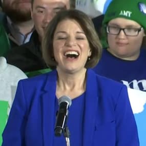 Le discours triomphal d'Amy Klobuchar après sa percée à la primaire démocrate dans le New Hampshire