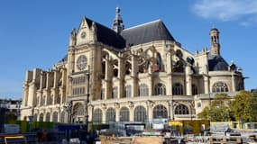 La restauration de la façade côté jardin de l'église Saint-Eustache, programmée jusqu'à la fin 2018, est estimée à 2,4 millions d'euros. 