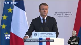 Hommage national: "Ses chansons furent pour des millions de personnes un baume, un remède, un réconfort", dit Emmanuel Macron