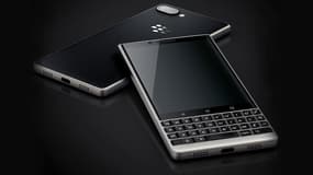 BlackBerry lance son nouveau smartphone avec clavier physique.