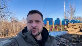 Zelensky félicite les soldats ukrainiens près de la ligne de front du Donbass