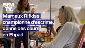 Margaux Rifkiss, championne d'escrime, donne des cours en Ehpad