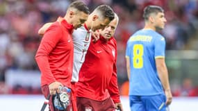 L'attaquant polonais Arkadiusz Milik sort blessé face à l'Ukraine le 7 juin 2024