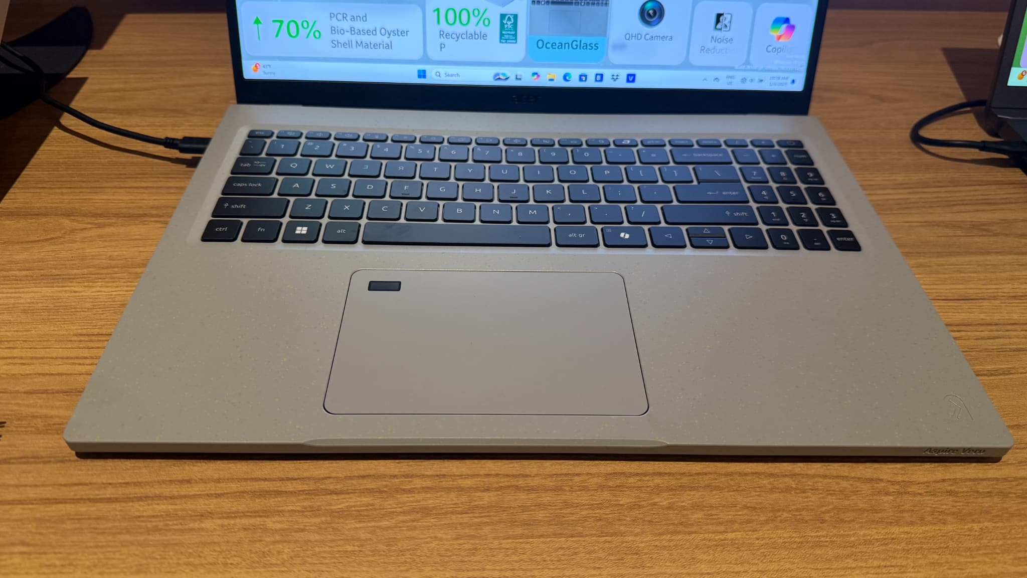 Le Acer Aspire Vero 16 dispose d'un châssis mêlant plastique recyclé et coquilles d'huitre Le Acer Aspire Vero 16 dispose d'un châssis mêlant plastique recyclé et coquilles d'huitre