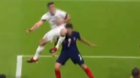 L'agression de Gosens sur Pavard