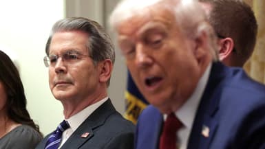 Le secrétaire américain au Trésor, Scott Bessent, participe à une table ronde avec des agriculteurs organisée par le président Donald Trump à la Maison Blanche, le 8 décembre 2025 à Washington DC (photo d'illustration).