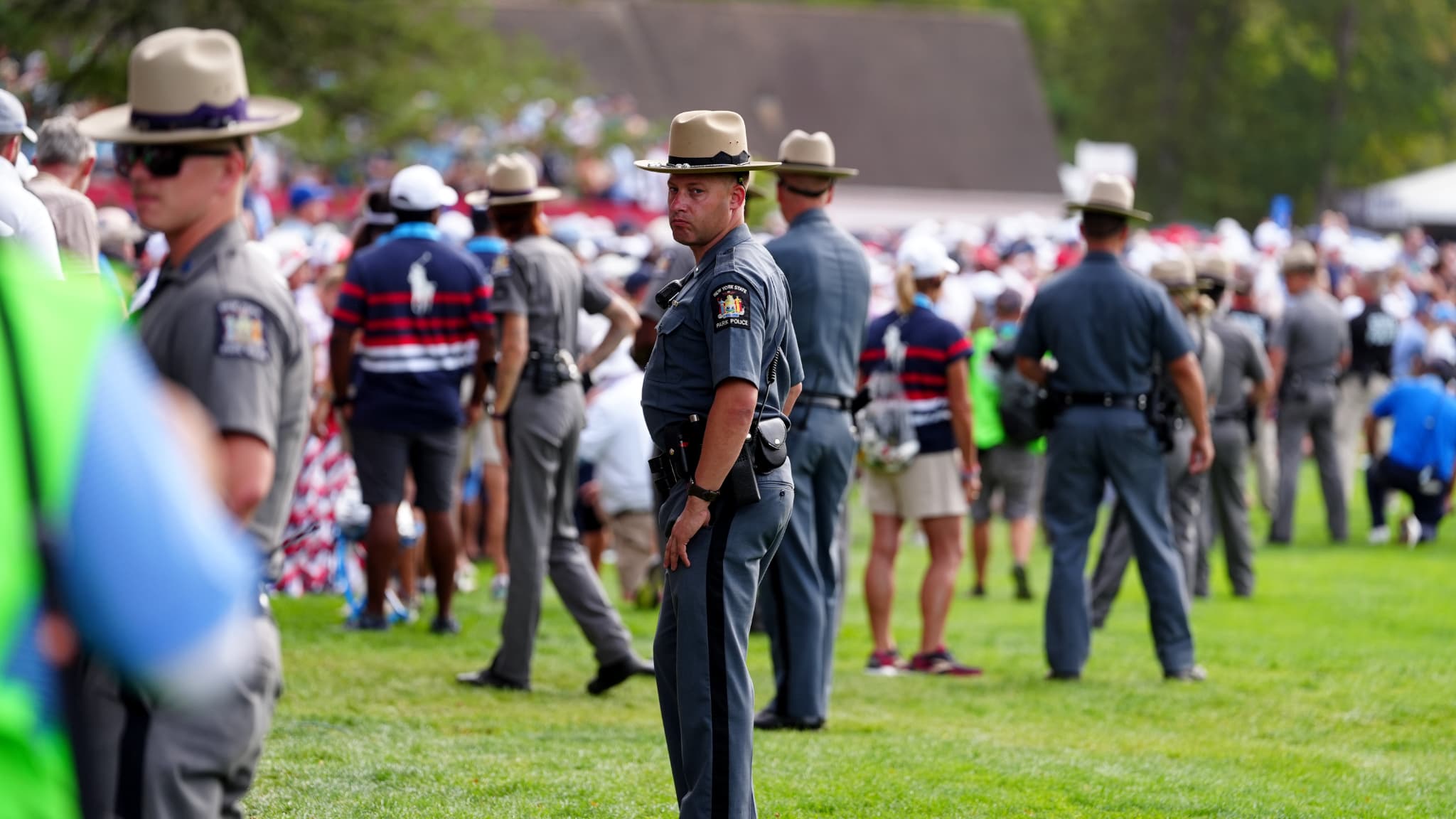 La sécurité mobilisée lors de la Ryder Cup pour assurer la protection de l'équipe européenne, le 27 septembre 2025. 
