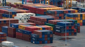 Des conteneurs s'entassent dans le port de Bilbao en raison de la grève des transporteurs
