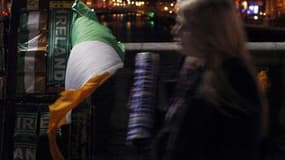 A Dublin. Les syndicats irlandais appellent ce samedi à une grande marche dans les rues de Dublin contre l'austérité et la décision du gouvernement de solliciter l'aide de l'UE et du FMI. /Photo prise le 18 novembre 2010/REUTERS/Cathal McNaughton