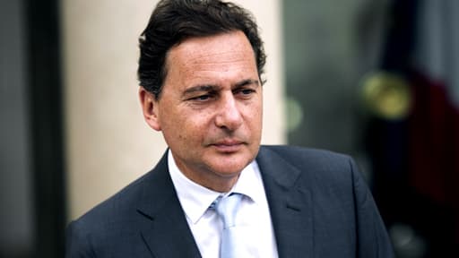 Eric Besson sortant du palais de l'Elysée le 9 mai 2012, il quittait alors son poste de ministre de l'Industrie.