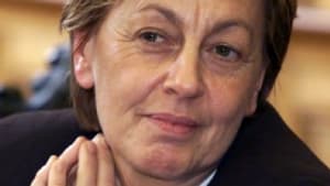 Marilyse Lebranchu doit convaincre les fonctionnaires d'accepter la rigueur. Marilyse Lebranchu doit convaincre les fonctionnaires d'accepter la rigueur.