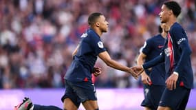 Kylian MBAPPE et Hugo EKITIK lors du match de Ligue 1 PSG-Clermont, le 03/06/2023