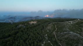 La ville de Martigues est touché par un violent incendie.