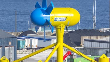 L'hydrolienne Sabella D10 sur le port de Brest, en avril 2015.