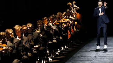 Kris Van Assche marie depuis 2008 streetstyle et luxe strict chez Dior Homme.