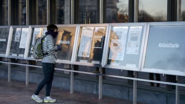 Toutes les Unes de presse mondiale sur Charlie Hebdo ont été affichées au pied du Newseum de Washington DC aux Etats-Unis.