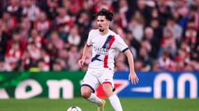 Le milieu de terrain du PSG Vitinha face à Bilbao le 10 décembre 2025 
