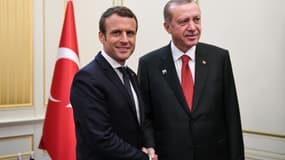 Emmanuel Macron et Recep Tayyip Erdogan lors de leur rencontre pendant le sommet de l'OTAN, à Bruxelles, en mai 2017.