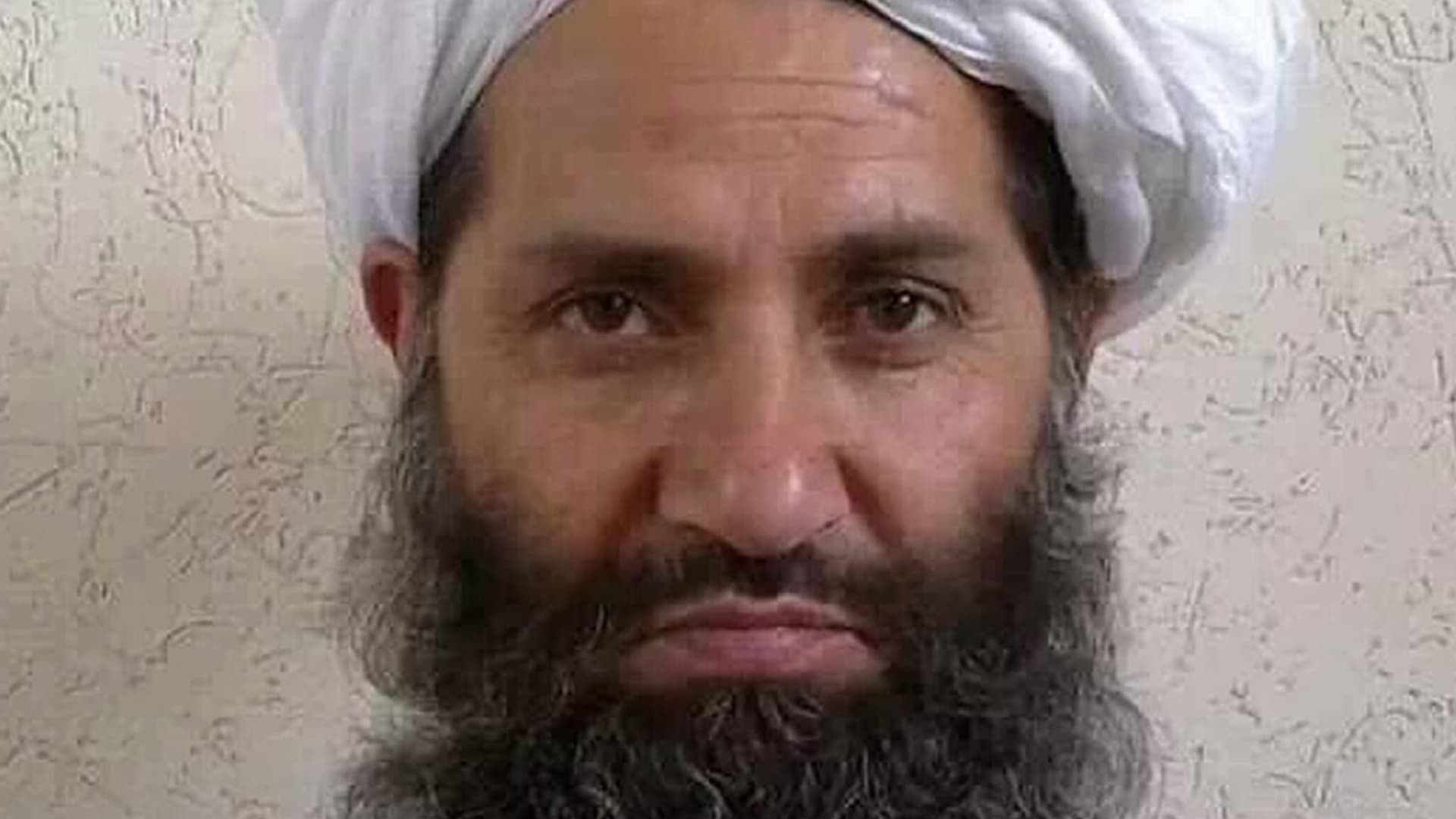 Photo of Líder talibán insta al nuevo gobierno a hacer cumplir la ley islámica