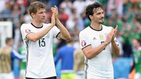 Thomas Müller et Mats Hummels avec la sélection allemande à l'Euro 2016, à Paris le 21 juin 2016