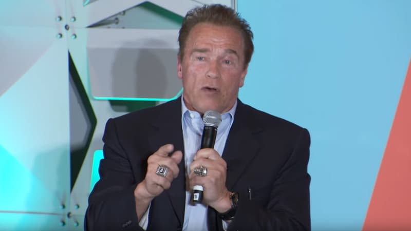 Arnold Schwarzenegger a indiqué qu'il allait engager des poursuites judiciaires contre l'industrie pétrolière.