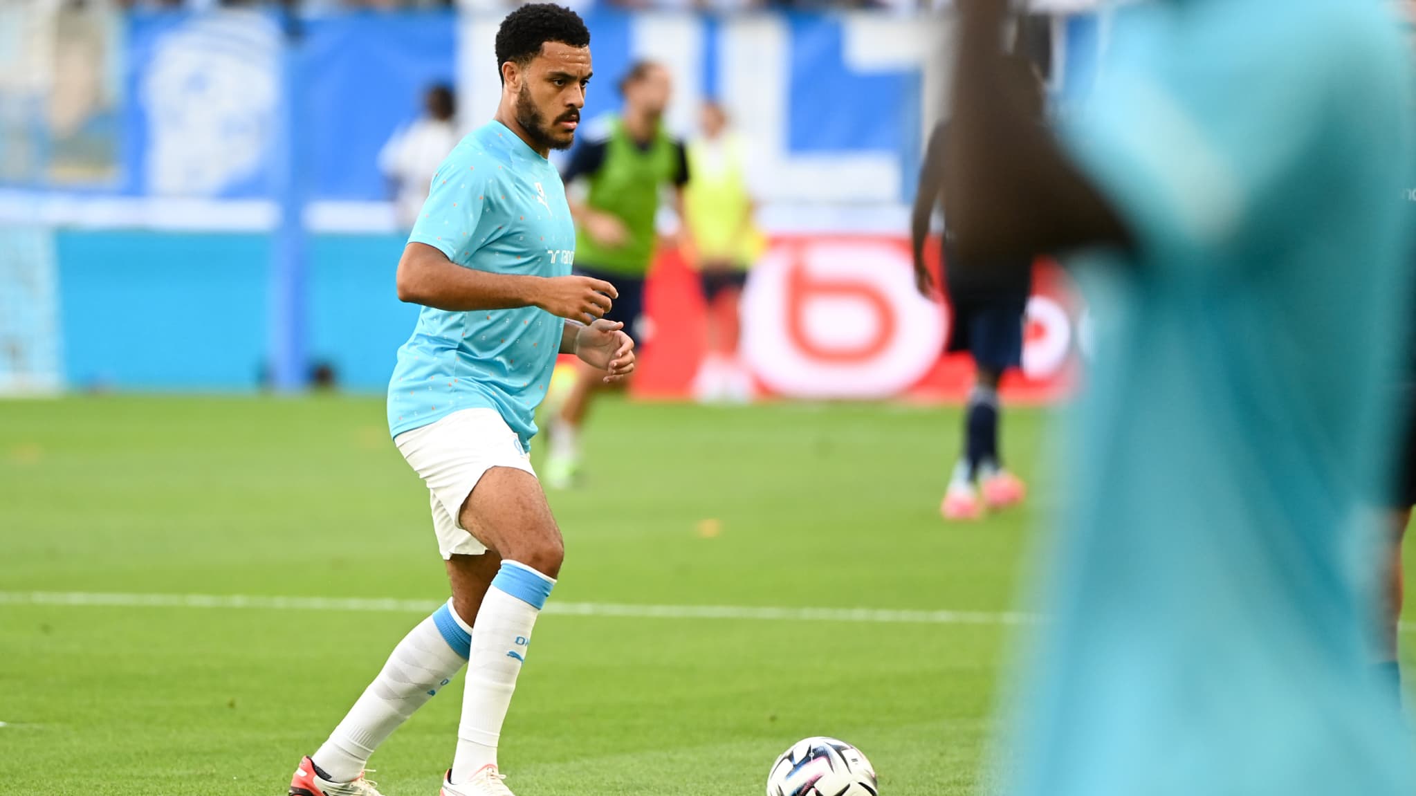 Egan-Riley avant Marseille-Paris FC, le 23 août 2025.