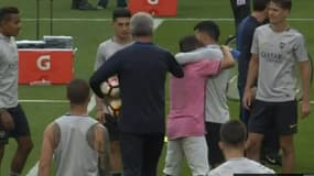 Superclasico : Un supporter de Boca s’incruste à l’entraînement pour faire un câlin à Tevez