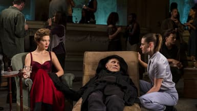 Léa Seydoux, Viggo Mortensen et Kristen Stewart dans "Les Crimes du Futur" de David Cronenberg