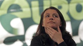 Cécile Duflot, secrétaire nationale d'Europe Ecologie-Les Verts. Les membres d'EELV, réunis en conseil fédéral samedi, ont entériné l'accord conclu avec le Parti socialiste en vue des élections présidentielle et législatives de 2012. /Photo prise le 17 ma