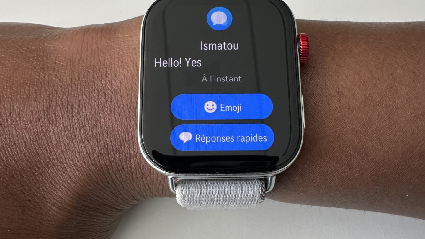 Il est seulement possible de répondre à un message quand la montre est couplée à un smartphone Huawei.
