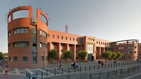 L'hôtel de police de Toulouse, devant lequel s'est produit le drame mardi en milieu de matinée.