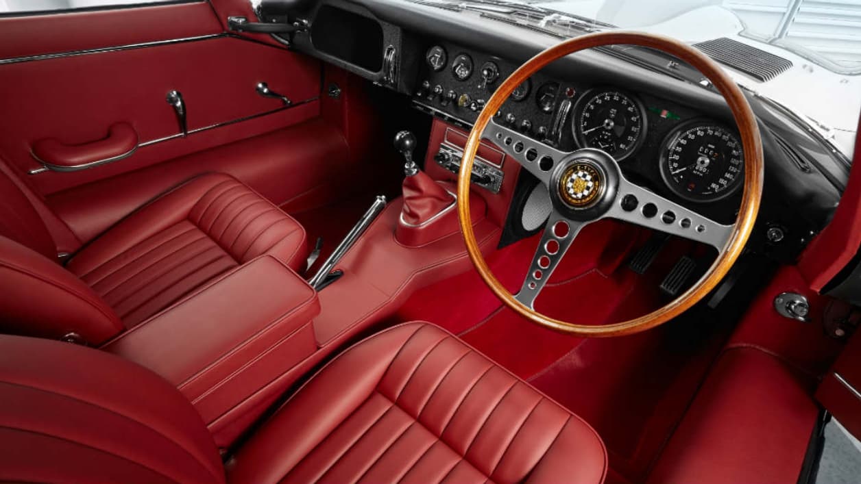 Au total, Jaguar et son département Classic vont restaurer 10 exemplaires. Au total, Jaguar et son département Classic vont restaurer 10 exemplaires.
