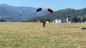 L'aérodrome de Gap-Tallard accueille le championnat de France de parachutisme avec 200 compétiteurs.