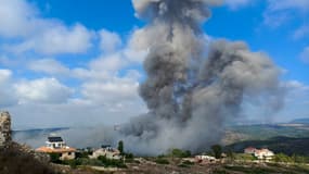 De la fumée après des frappes israéliennes à Shamaa, au Liban, le 1er août 2024