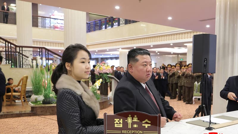 Elle n’a que 13 ans mais son père la façonne déjà comme l’héritière du régime: en Corée du Nord, Kim Jong Un prépare les esprits à ce qu’une femme accède au pouvoir