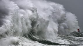 Les départements du Finistère, des Côtes-d'Armor et de la Manche ont été placés en vigilance orange "vagues-submersion" pour ce samedi 6 décembre (photo d'illustration)