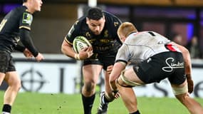 Mohamed Haouas ballon en main lors du match entre Montpellier et les Lions en Challenge Cup, le 11 janvier 2025