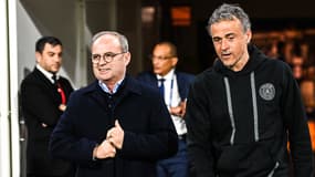 Luis Campos et Luis Enrique pendant un match du PSG, le 17 mars 2024