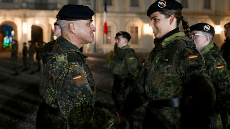 Un jeune volontaire dans l'armée allemande touche 2.600 euros par mois (contre moins de 745 euros en France): un salaire si élevé que les entreprises craignent une hémorragie de salariés