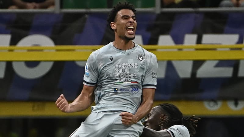 Le milieu de terrain français Arthur Atta après son but avec l'Udinese en Serie A le 31 août 2025