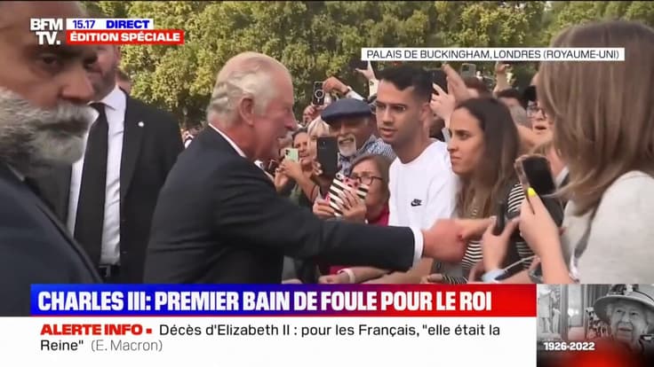 Royaume-Uni: la foule chante "God save the King" à l'arrivée de Charles III au palais de Buckingham 