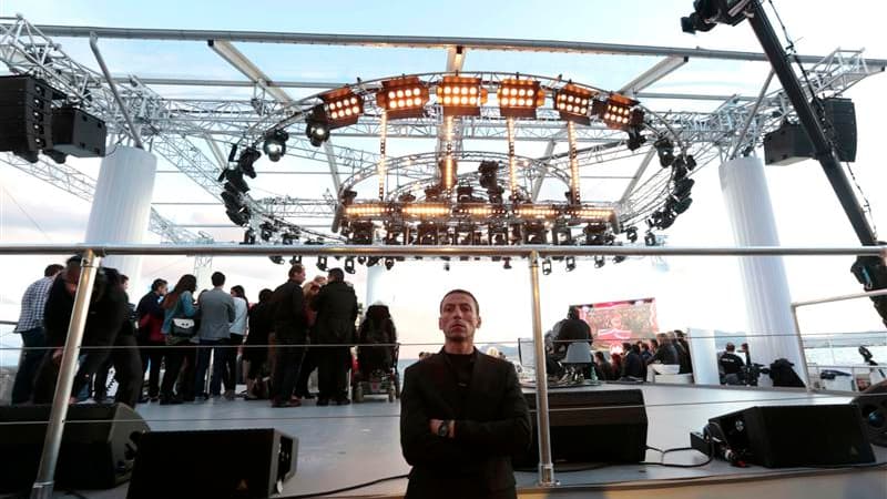Un homme a été interpellé vendredi soir à Cannes en marge du festival du film pour avoir tiré à deux reprises avec un pistolet à grenaille sur le plateau du Grand Journal de Canal+. L'homme, également en possession d'un couteau, a été arrêté par la police