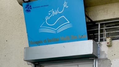 L'entrée de la mosquée des Bleuets et du bâtiment de l'institut Malik Ibn Anas à Marseille, le 20 août 2024 dans les Bouches-du-Rhône.