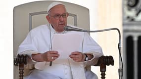 Le pape François, mercredi 7 juin 2023, avant de rejoindre l'hôpital de pour y être opéré d'une hernie abdominale.