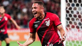 Vitor Roque