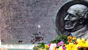 La pierre tombale de Victor Schoelcher au cimetière du Père-Lachaise